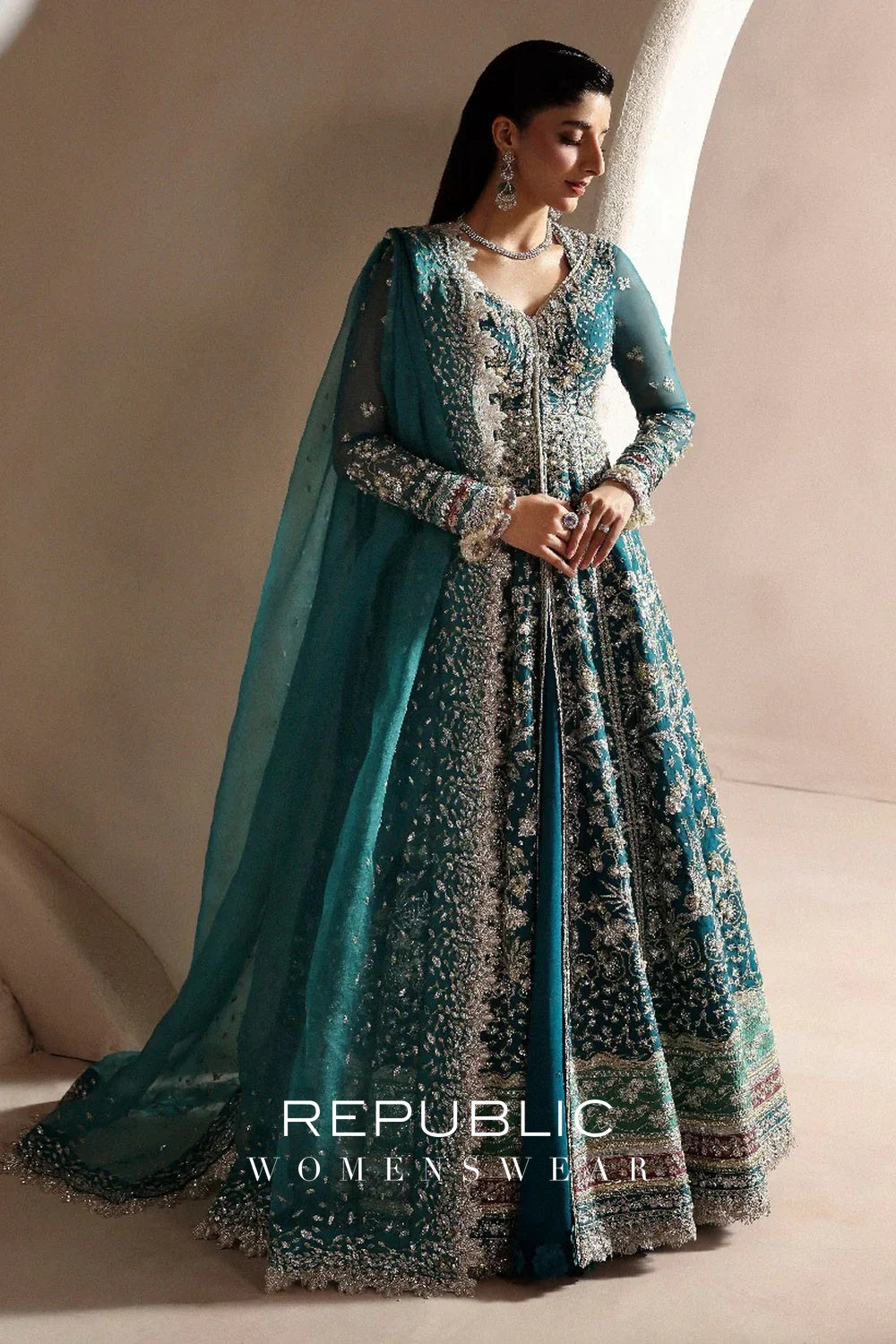 REPUBLIC WOMENWEAR