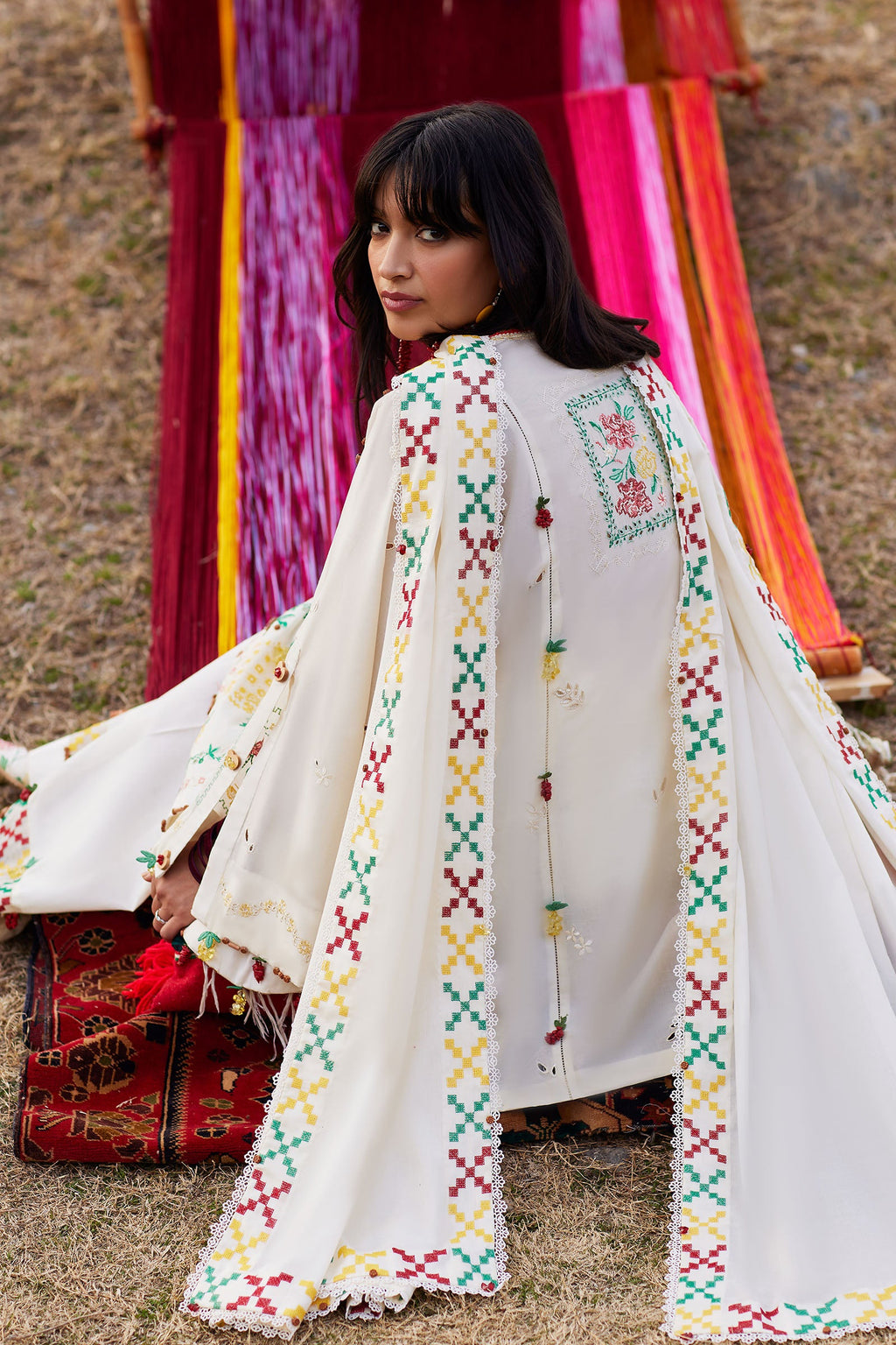 LAWN - ZAHA - MEILI - CǍI FĒNG 彩风 (ZL26-08 B)