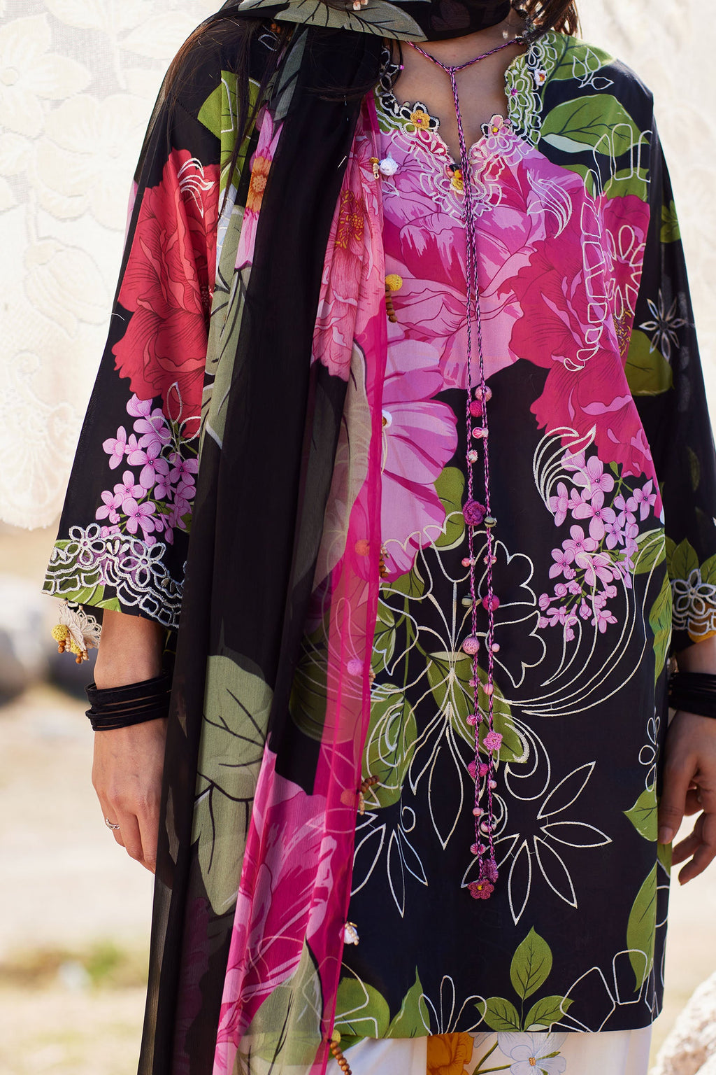 LAWN - ZAHA - MEILI - YÀN HUĀ 艳花 (ZL26-13 A)