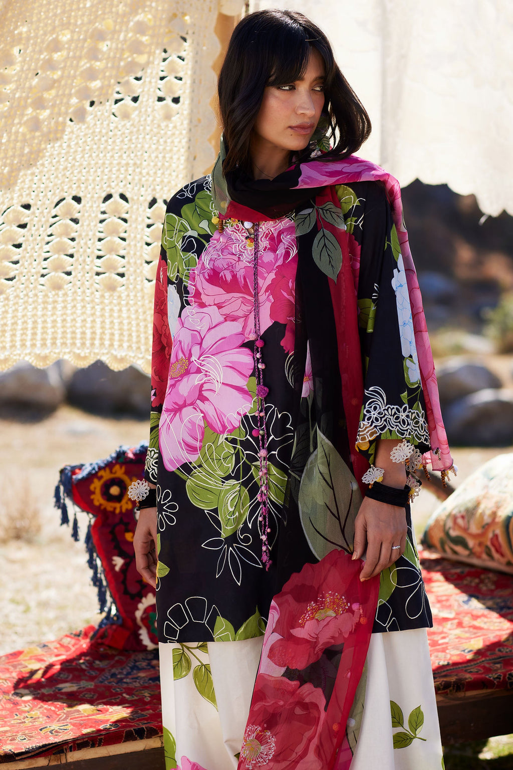 LAWN - ZAHA - MEILI - YÀN HUĀ 艳花 (ZL26-13 A)