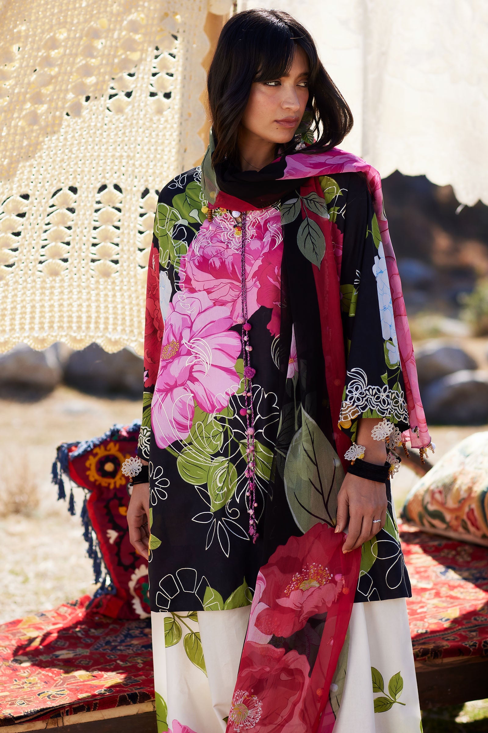 LAWN - ZAHA - MEILI - YÀN HUĀ 艳花 (ZL26-13 A)