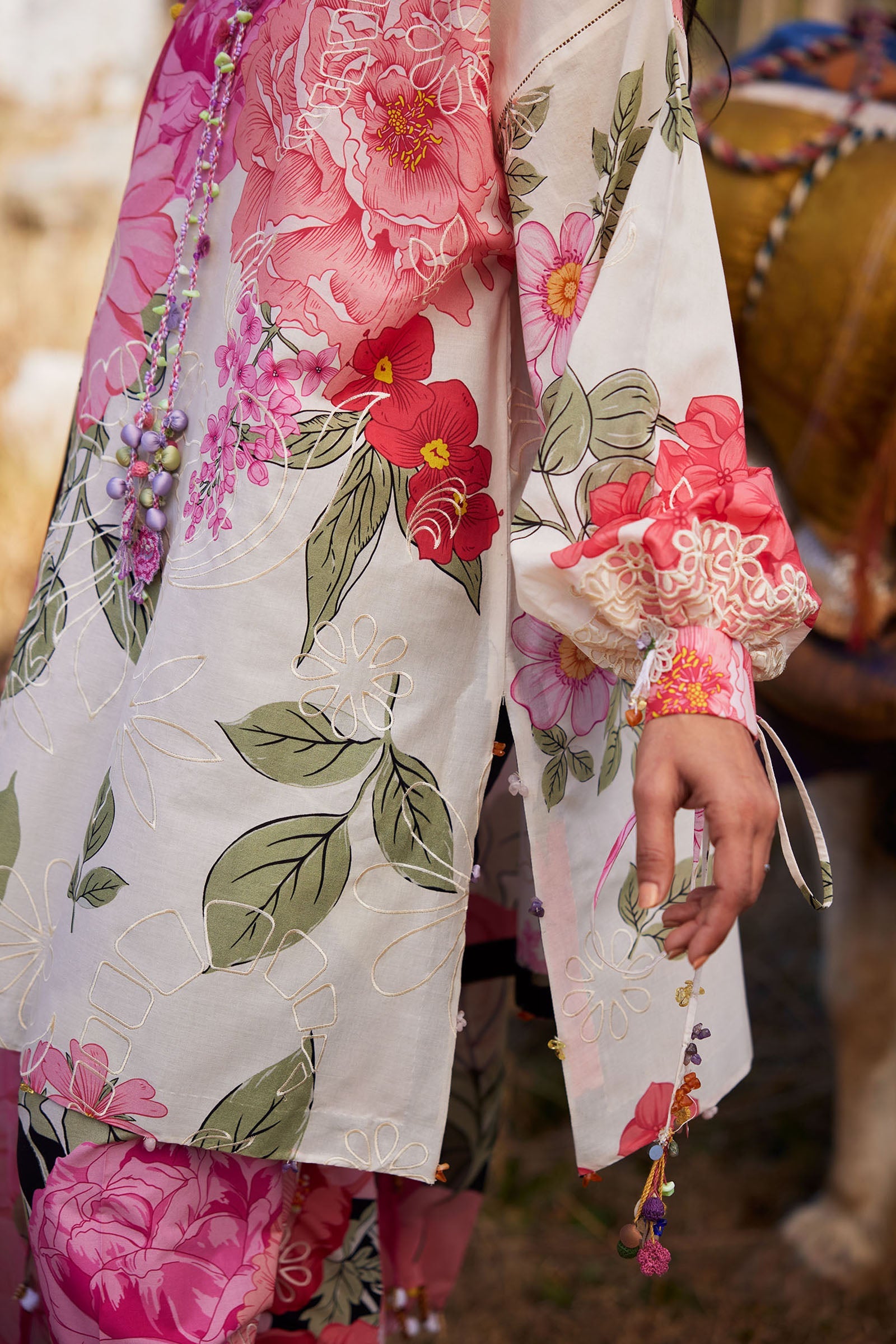 LAWN - ZAHA - MEILI - YÀN HUĀ 艳花 (ZL26-13 B)