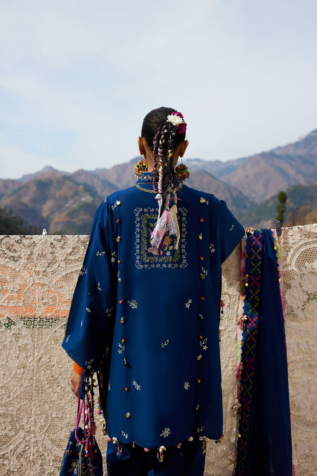 LAWN - ZAHA - MEILI - CǍI FĒNG 彩风 (ZL26-08 A )