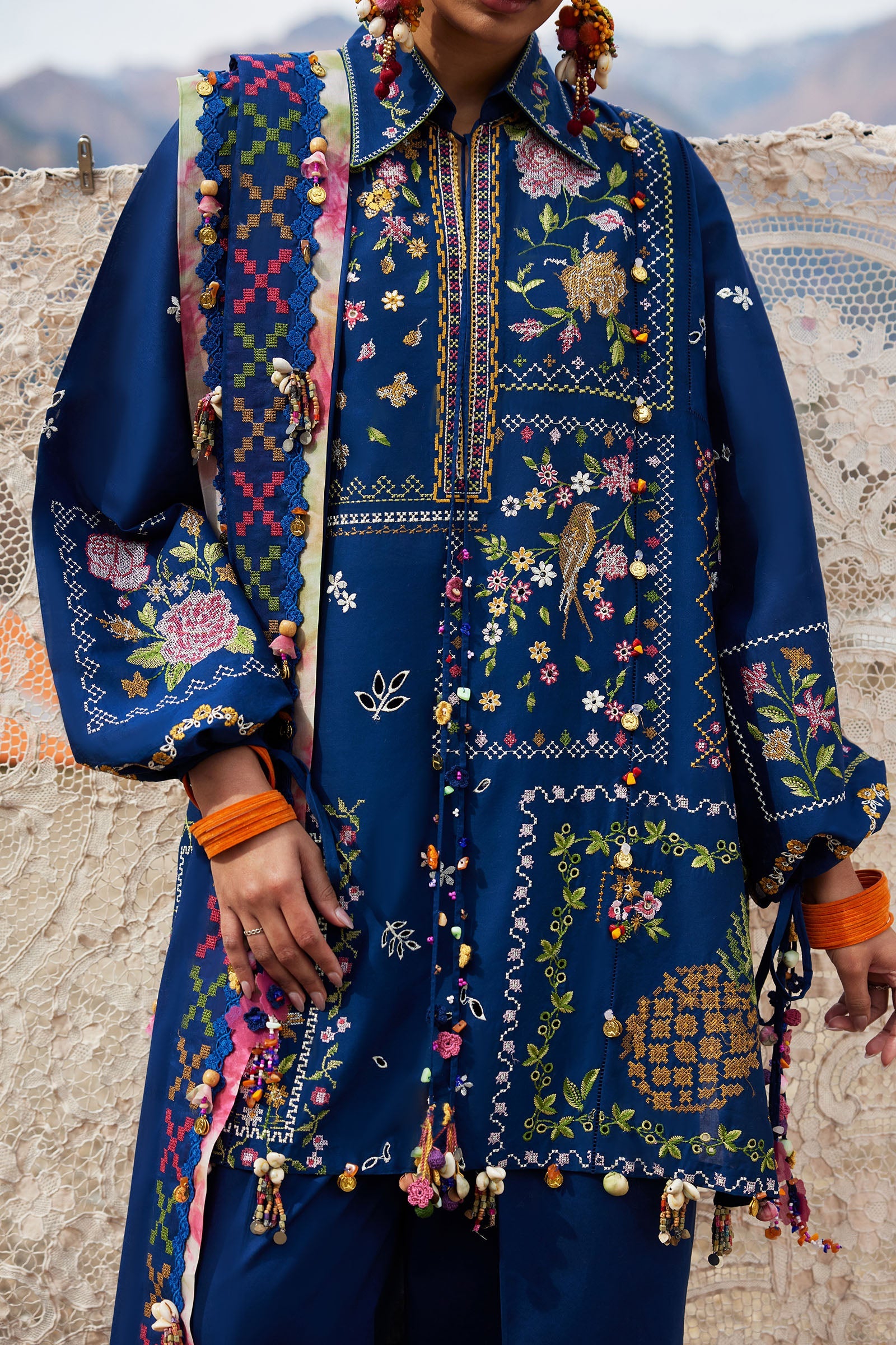LAWN - ZAHA - MEILI - CǍI FĒNG 彩风 (ZL26-08 A )