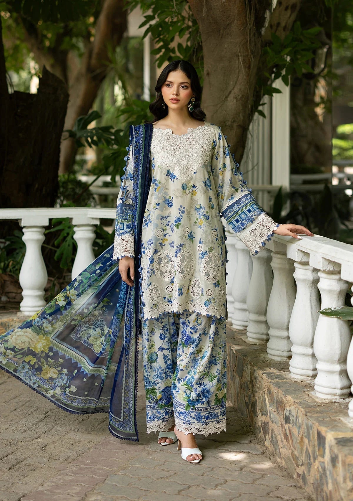 Lawn - Elaf Premium - Signature Embroidered 26 - Vol II - ESG-8B CELINE