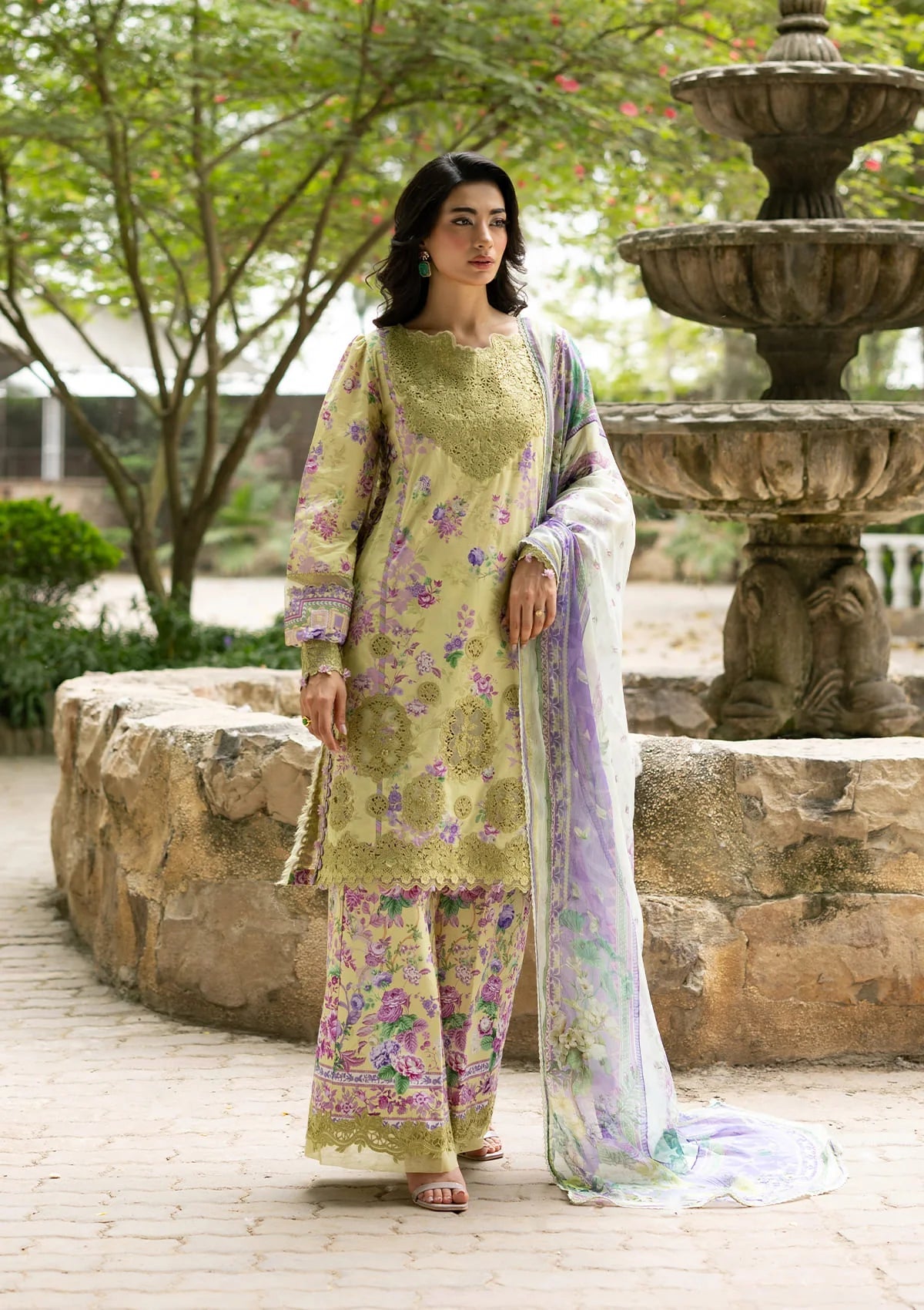 Lawn - Elaf Premium - Signature Embroidered 26 - Vol II - ESG-8A OLIVIA
