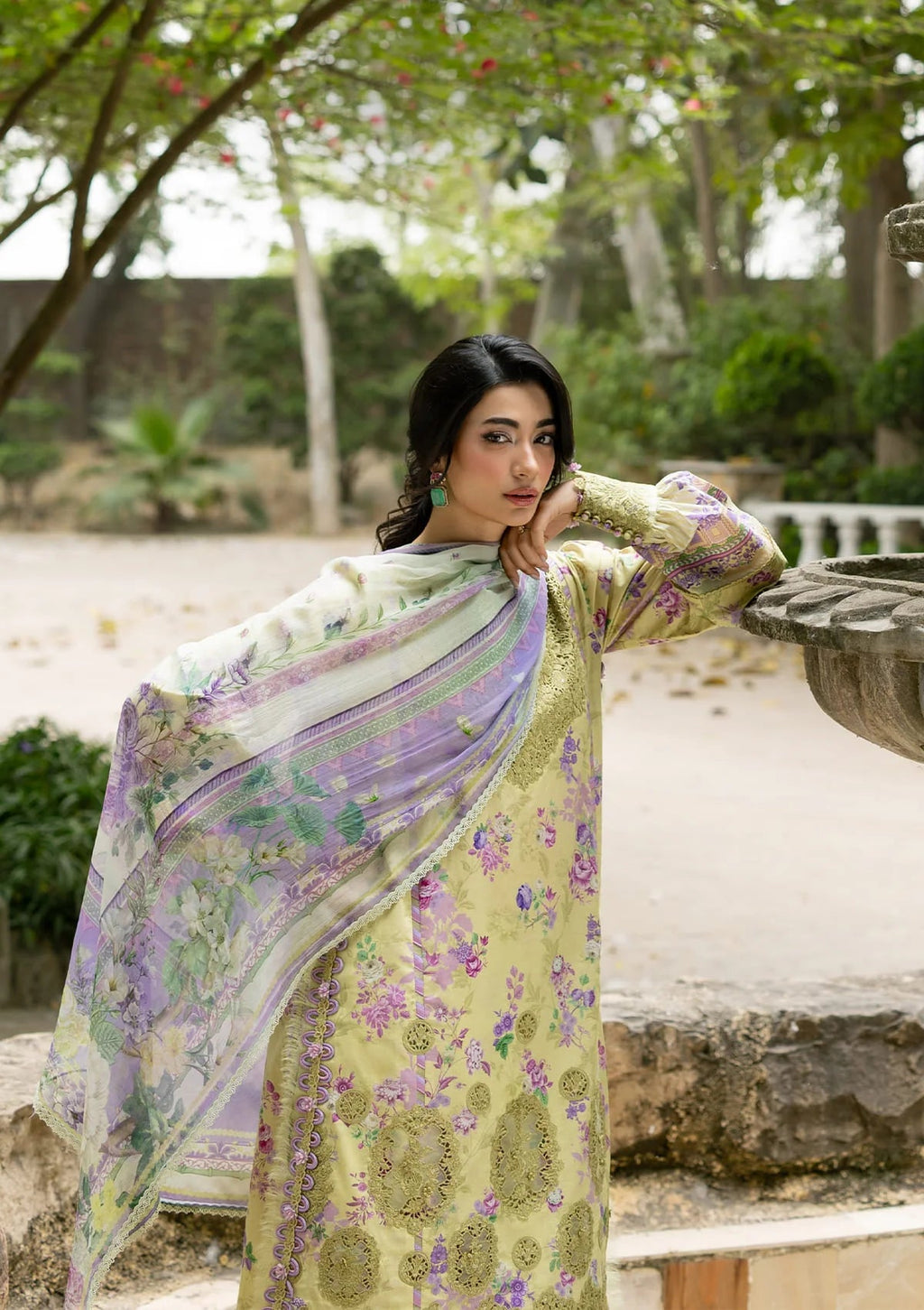Lawn - Elaf Premium - Signature Embroidered 26 - Vol II - ESG-8A OLIVIA