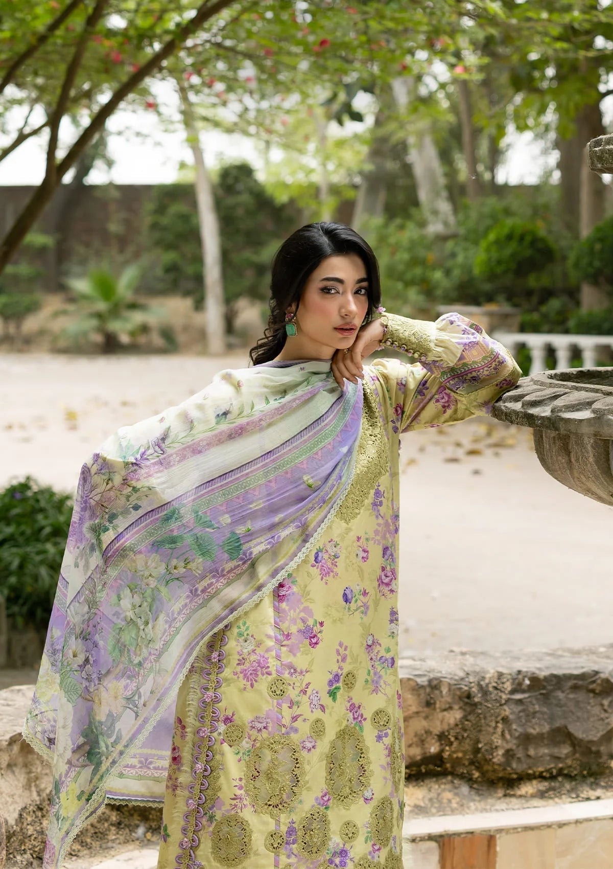 Lawn - Elaf Premium - Signature Embroidered 26 - Vol II - ESG-8A OLIVIA