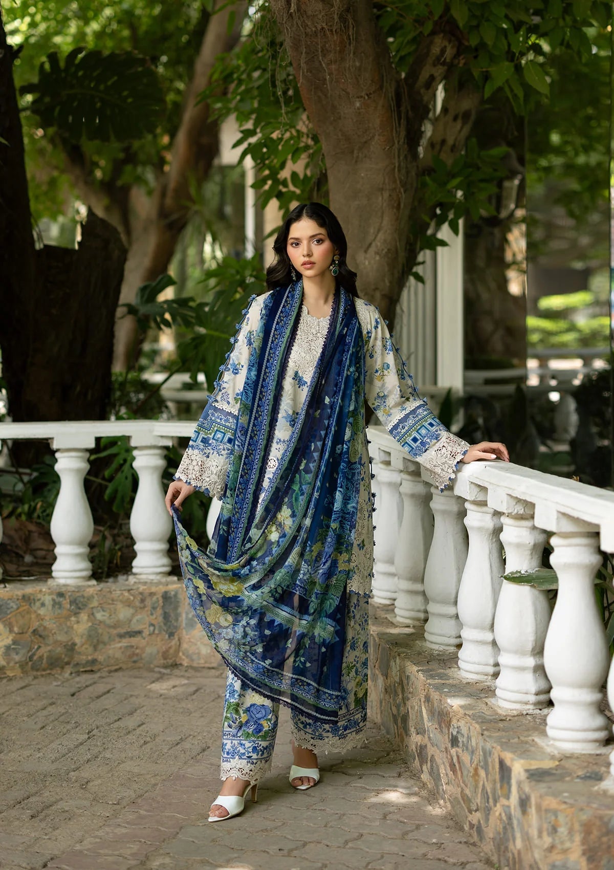 Lawn - Elaf Premium - Signature Embroidered 26 - Vol II - ESG-8B CELINE