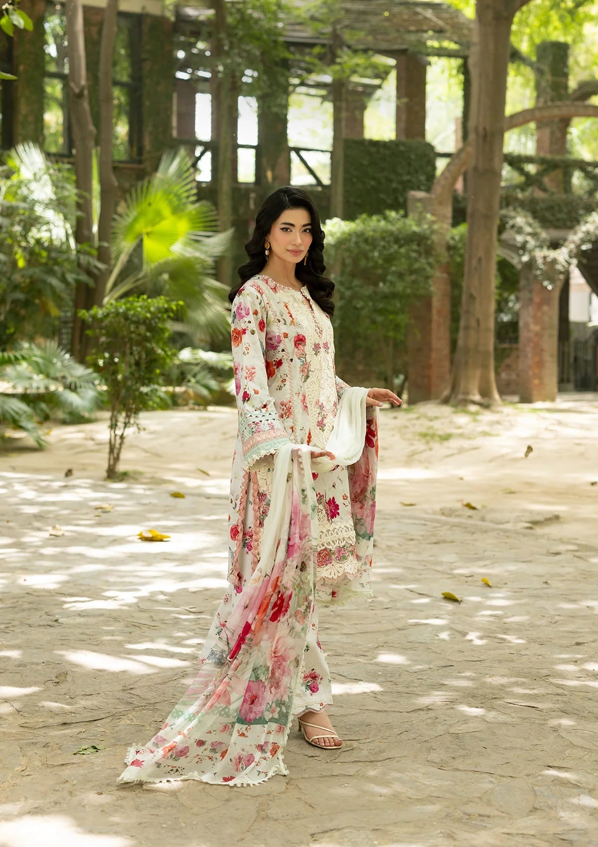 Lawn - Elaf Premium - Signature Embroidered 26 - Vol II - ESG-4A CLAIRE
