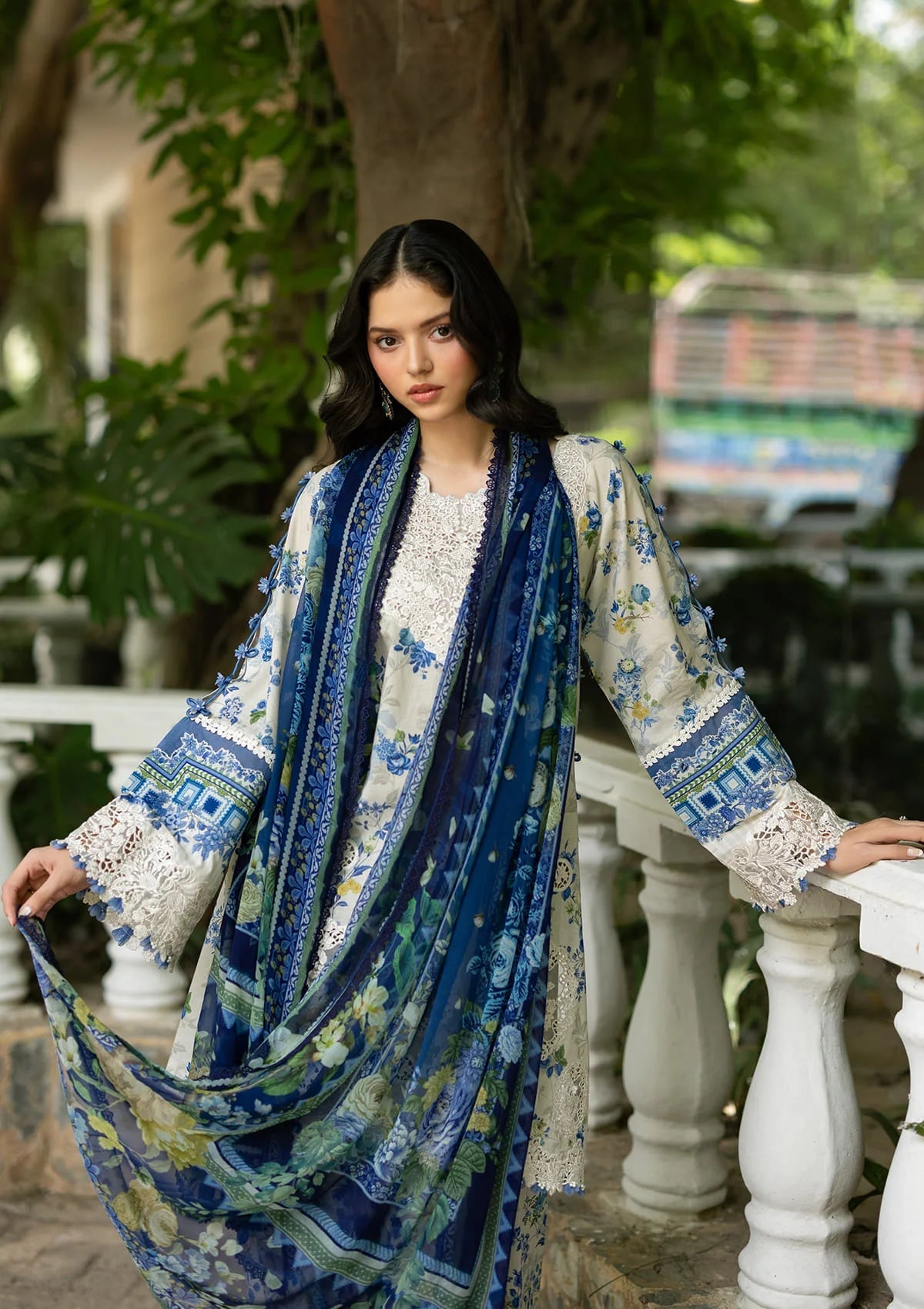 Lawn - Elaf Premium - Signature Embroidered 26 - Vol II - ESG-8B CELINE