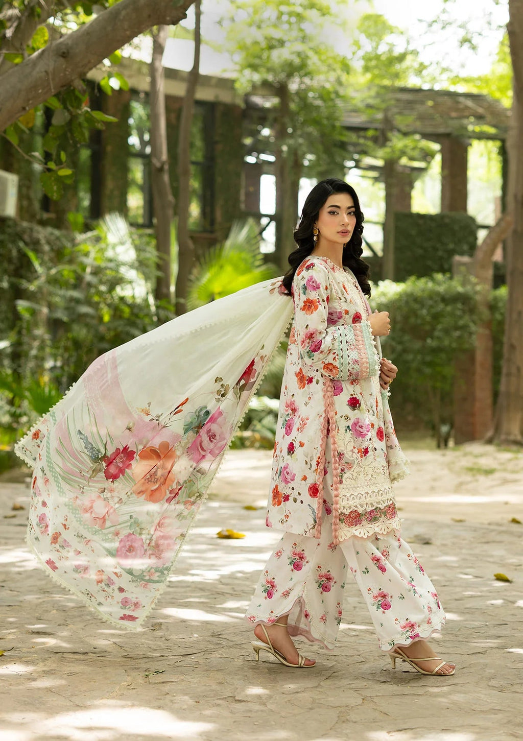 Lawn - Elaf Premium - Signature Embroidered 26 - Vol II - ESG-4A CLAIRE