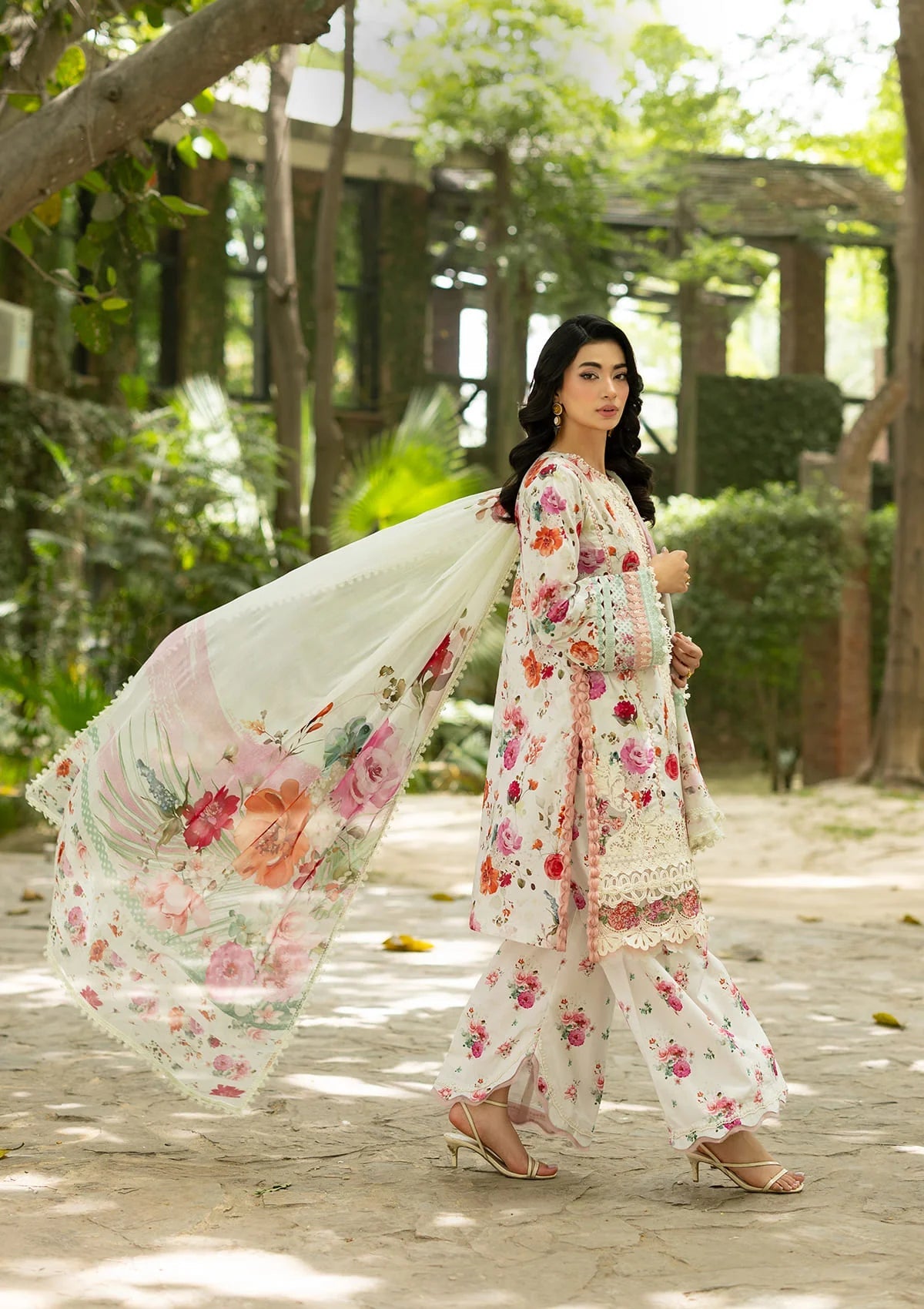 Lawn - Elaf Premium - Signature Embroidered 26 - Vol II - ESG-4A CLAIRE