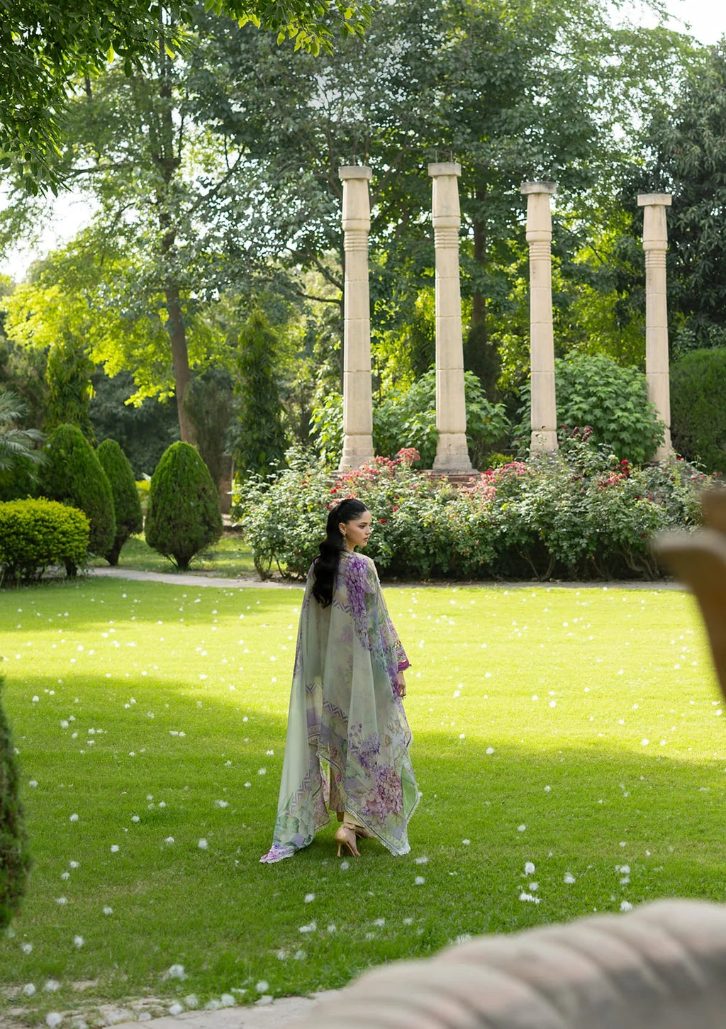 Lawn - Elaf Premium - Signature Embroidered 26 - Vol II - ESG-7A STELLA
