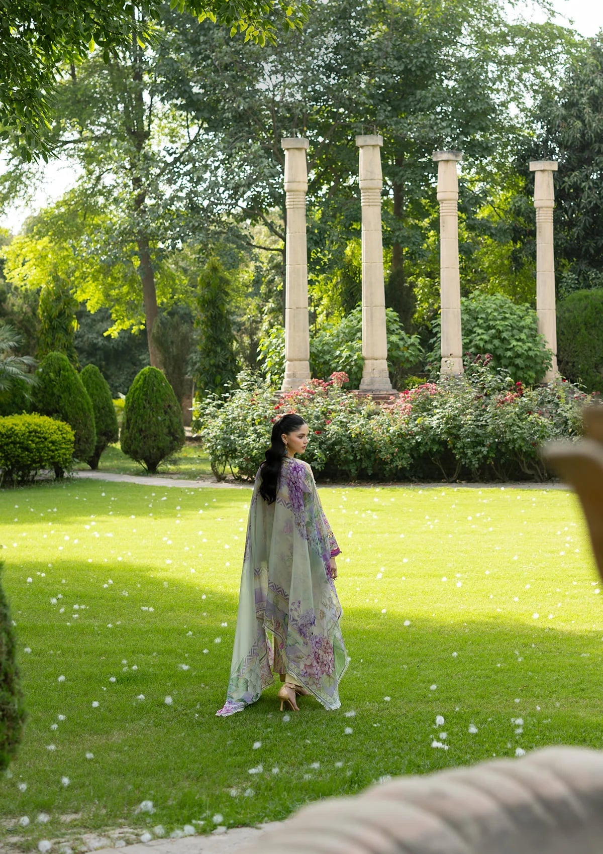 Lawn - Elaf Premium - Signature Embroidered 26 - Vol II - ESG-7A STELLA