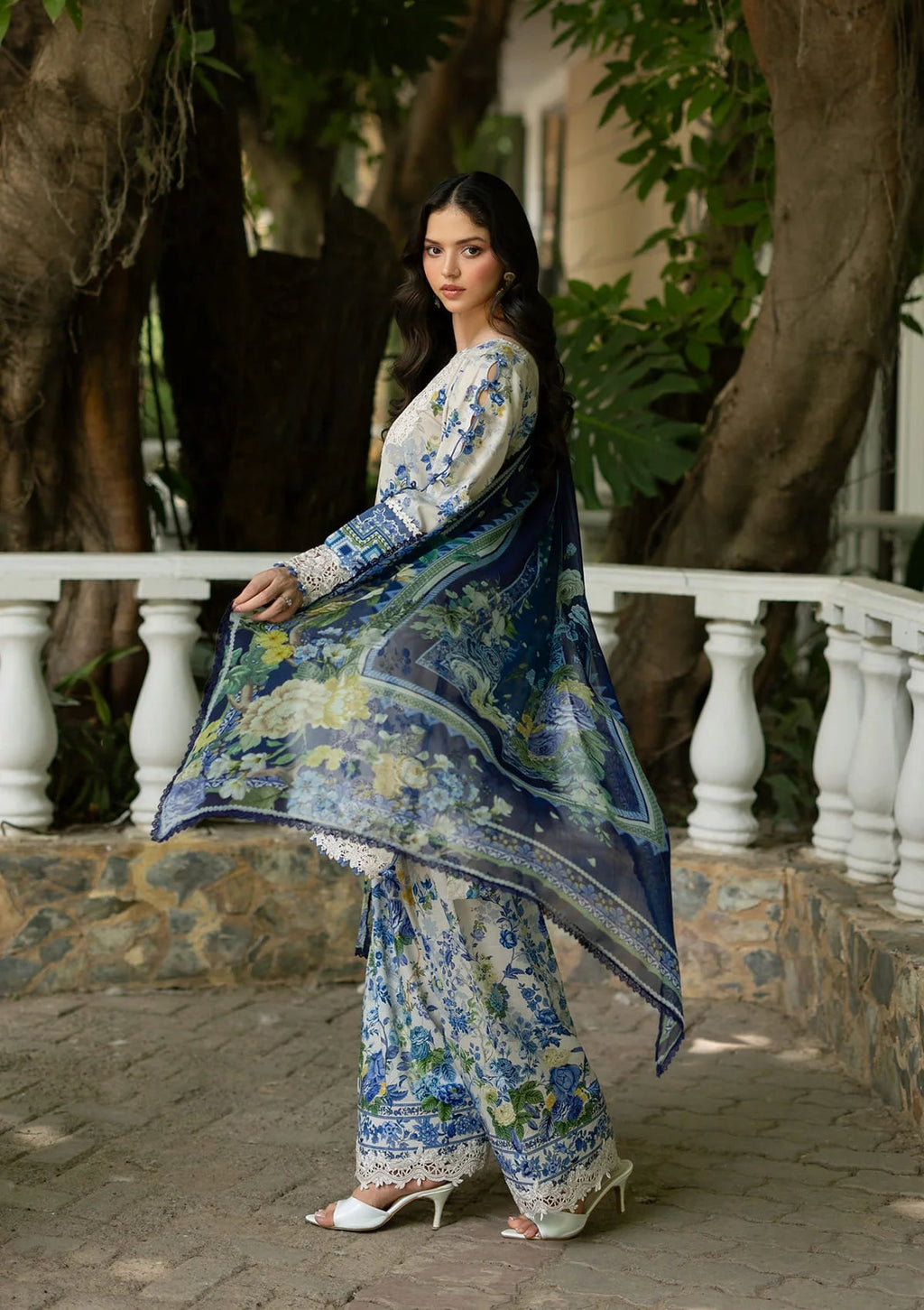 Lawn - Elaf Premium - Signature Embroidered 26 - Vol II - ESG-8B CELINE