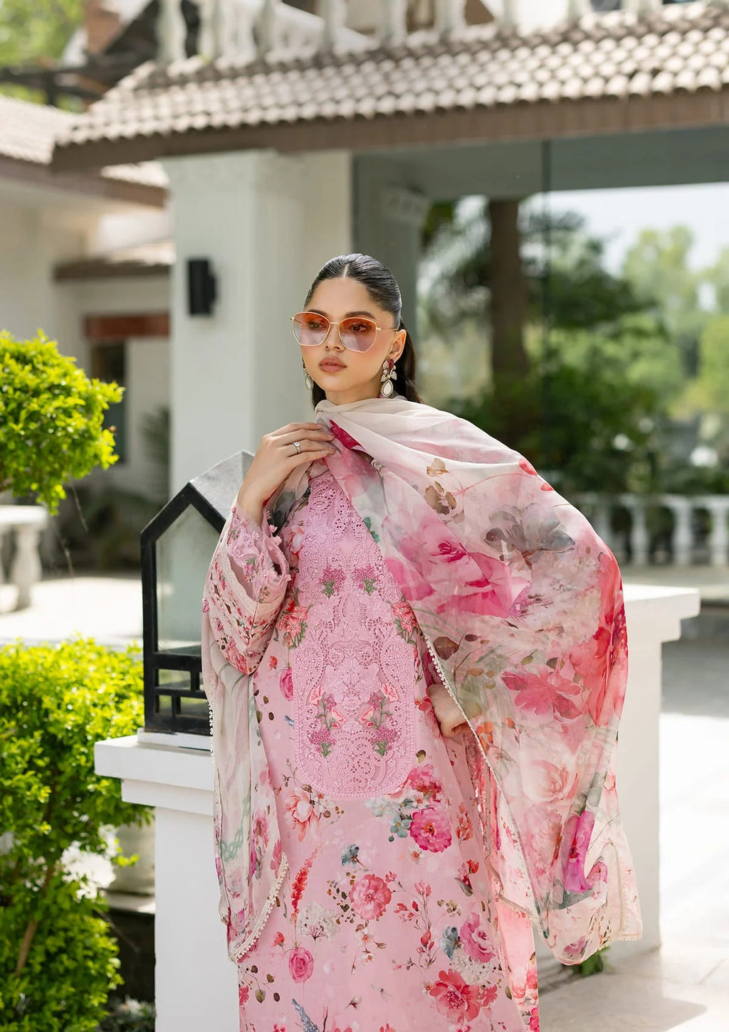 Lawn - Elaf Premium - Signature Embroidered 26 - Vol II - ESG-4B MIRA