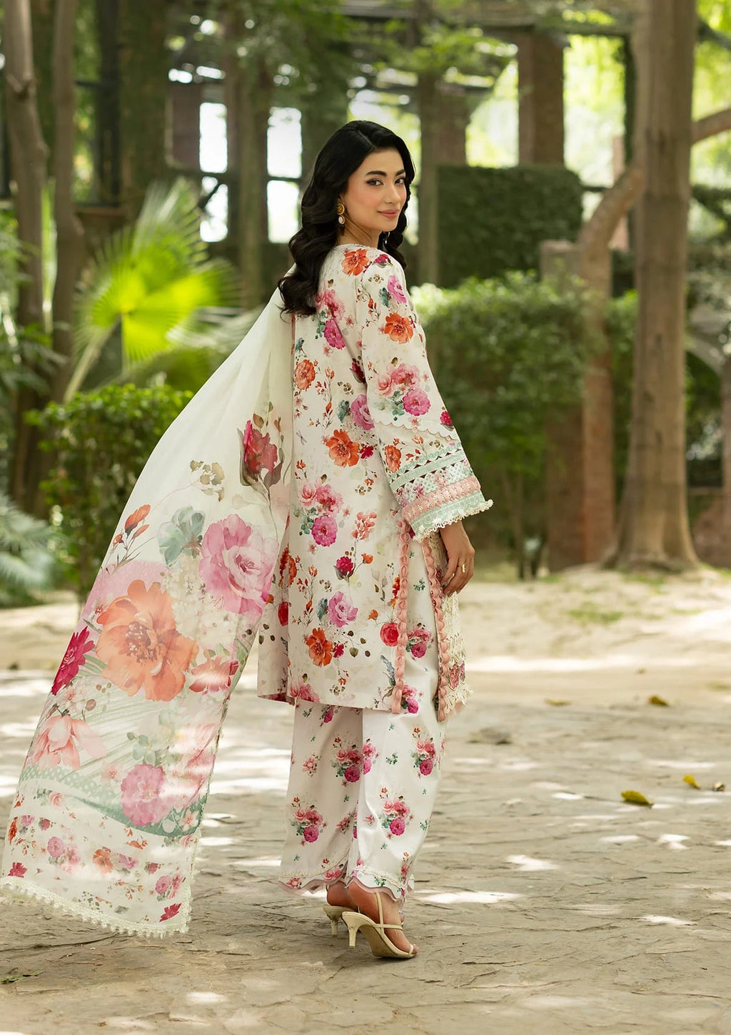 Lawn - Elaf Premium - Signature Embroidered 26 - Vol II - ESG-4A CLAIRE