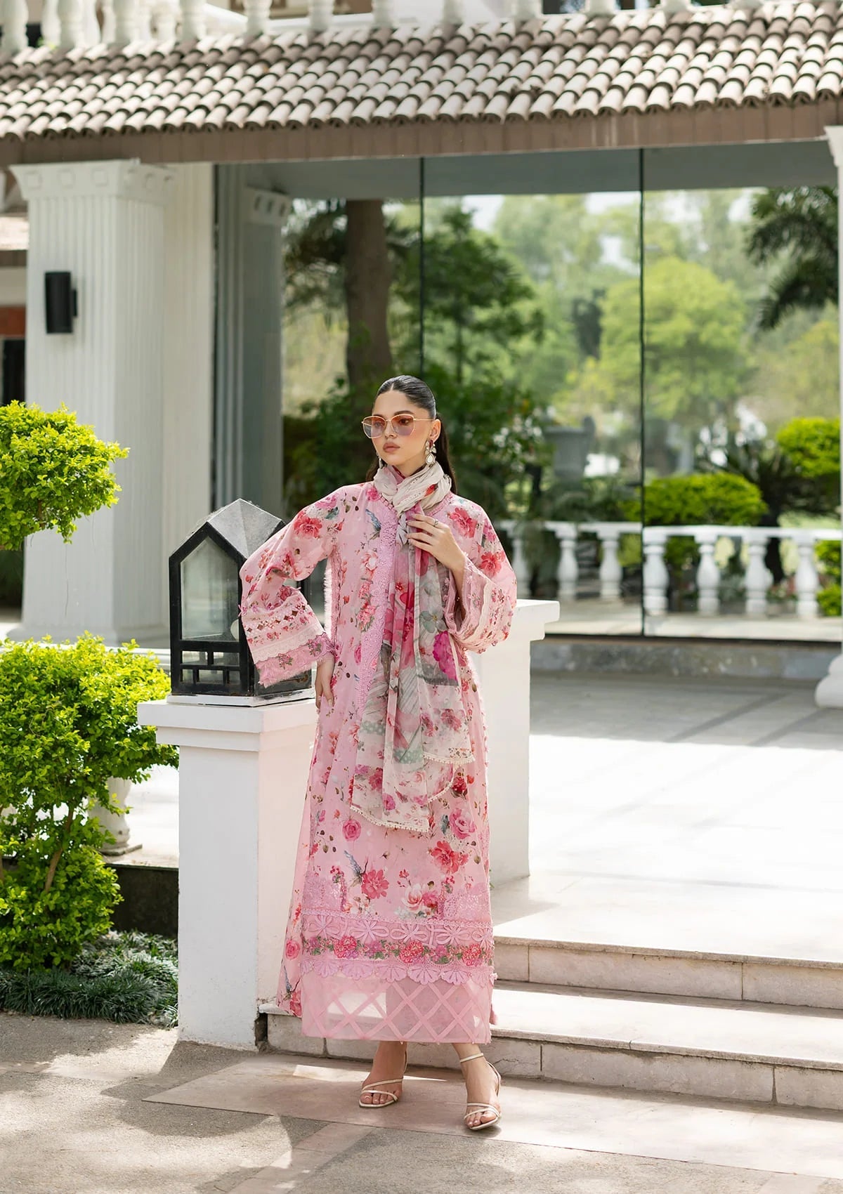 Lawn - Elaf Premium - Signature Embroidered 26 - Vol II - ESG-4B MIRA