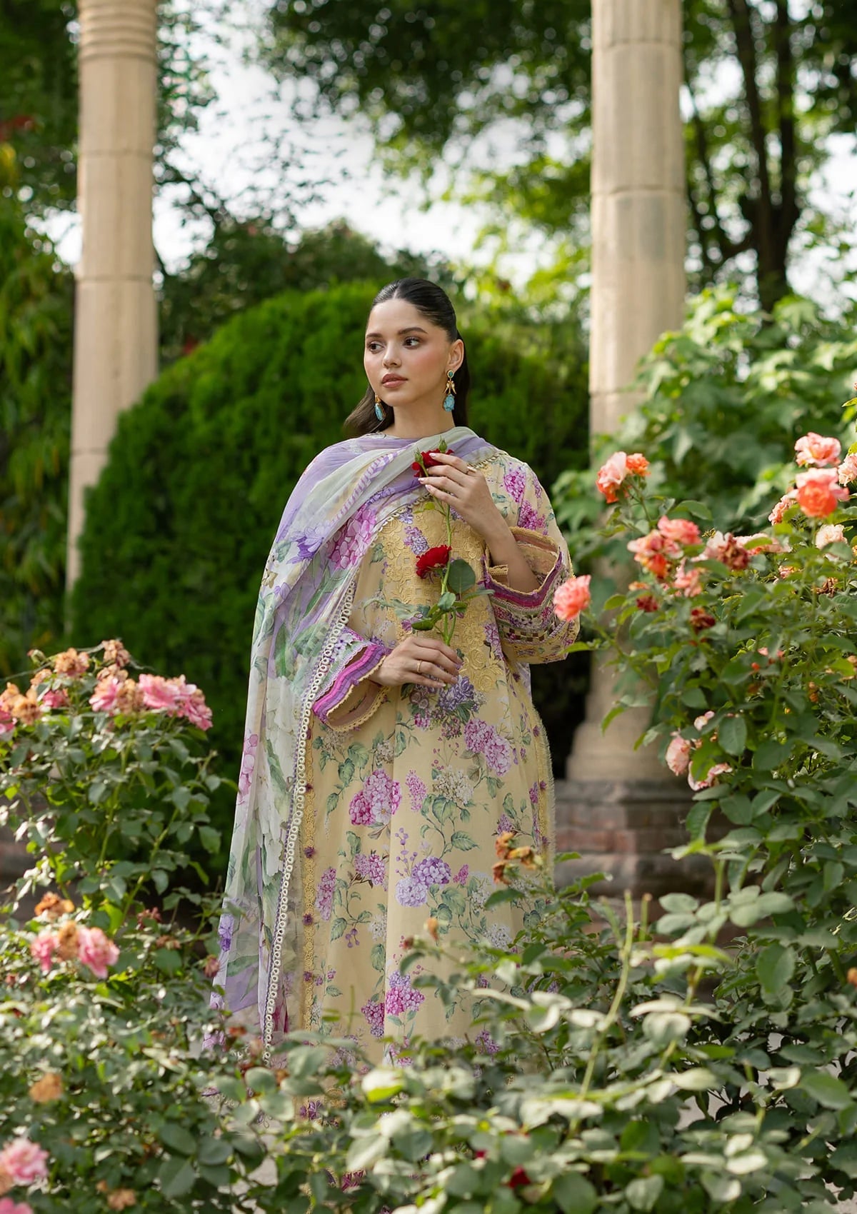 Lawn - Elaf Premium - Signature Embroidered 26 - Vol II - ESG-7A STELLA