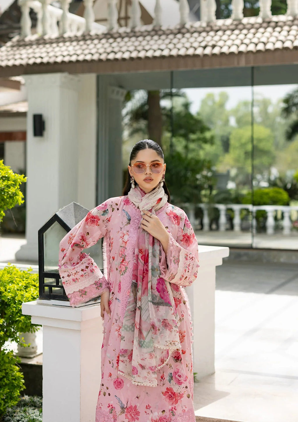 Lawn - Elaf Premium - Signature Embroidered 26 - Vol II - ESG-4B MIRA