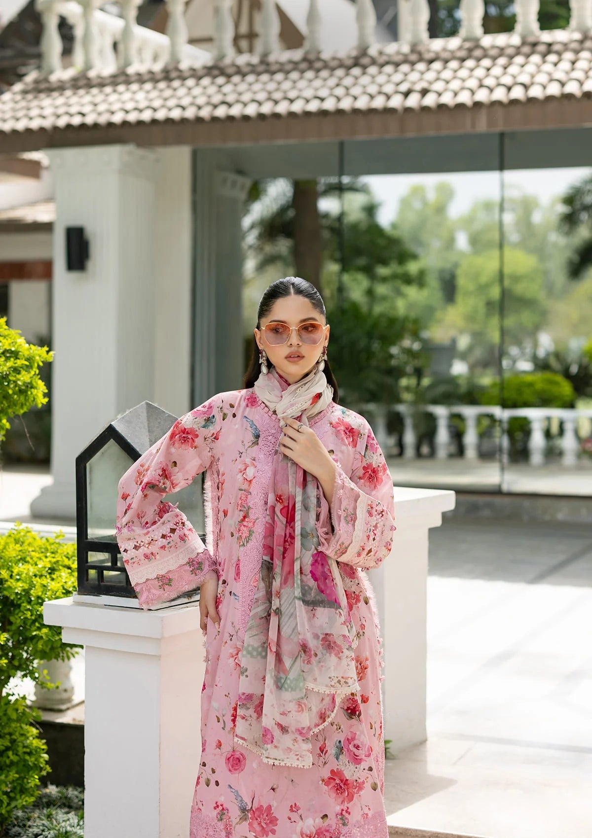 Lawn - Elaf Premium - Signature Embroidered 26 - Vol II - ESG-4B MIRA