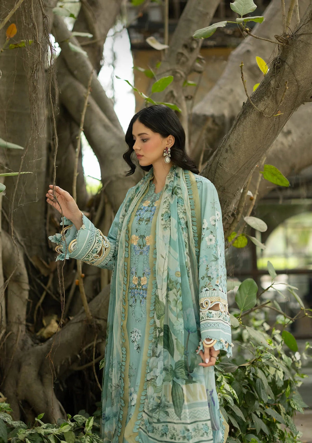 Lawn - Elaf Premium - Signature Embroidered 26 - Vol II - ESG-6B ZARIA