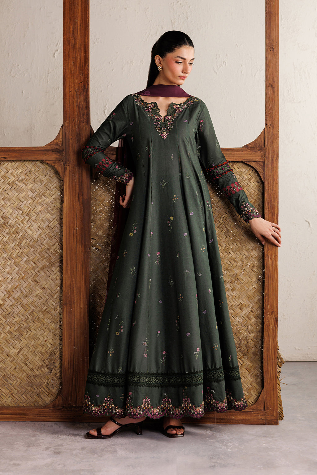 LAWN - IZNIK - FESTIVE LAWN - IBE-03