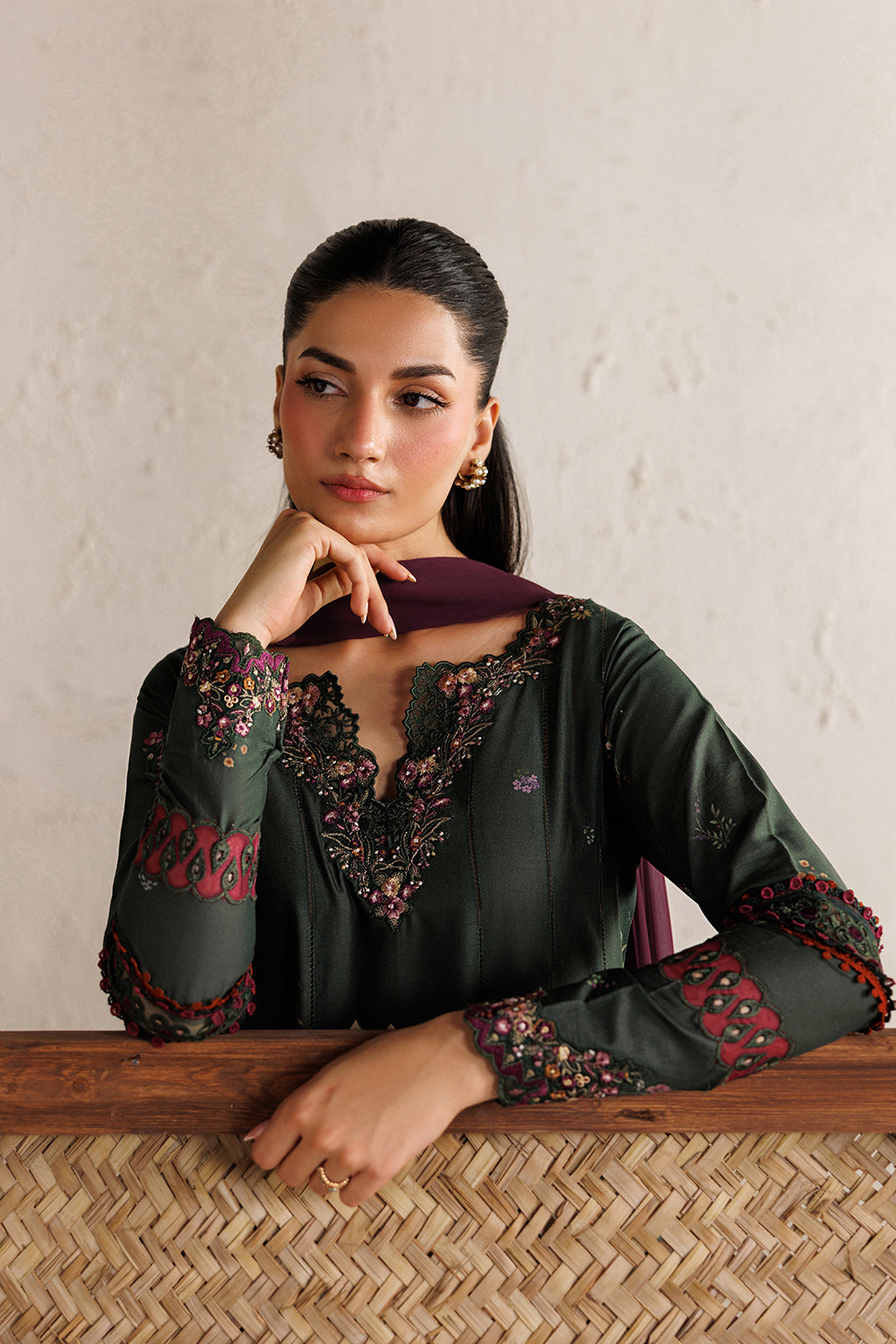 LAWN - IZNIK - FESTIVE LAWN - IBE-03