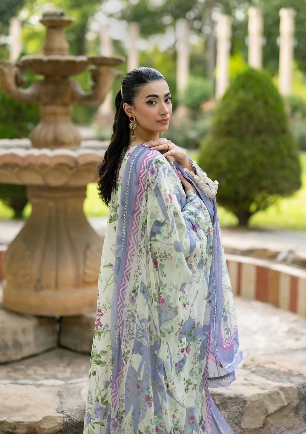Lawn - Elaf Premium - Signature Embroidered 26 - Vol II - ESG-3B KATIE