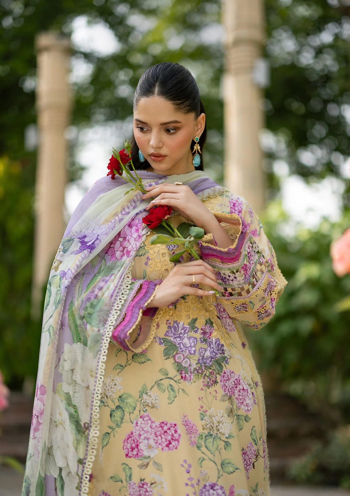 Lawn - Elaf Premium - Signature Embroidered 26 - Vol II - ESG-7A STELLA