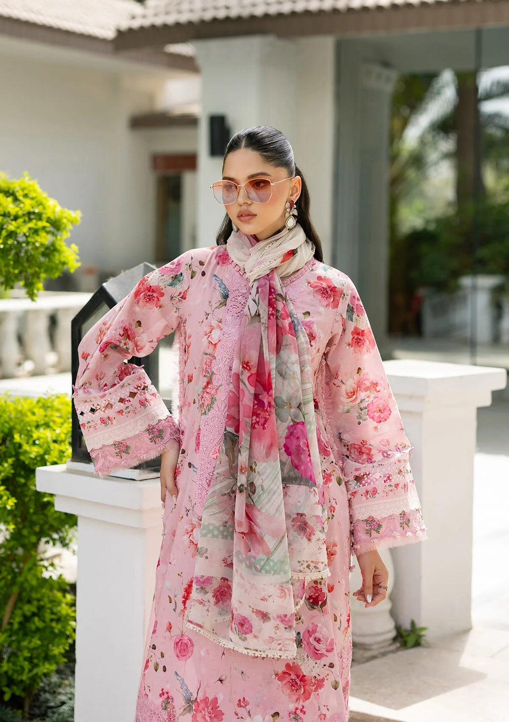 Lawn - Elaf Premium - Signature Embroidered 26 - Vol II - ESG-4B MIRA