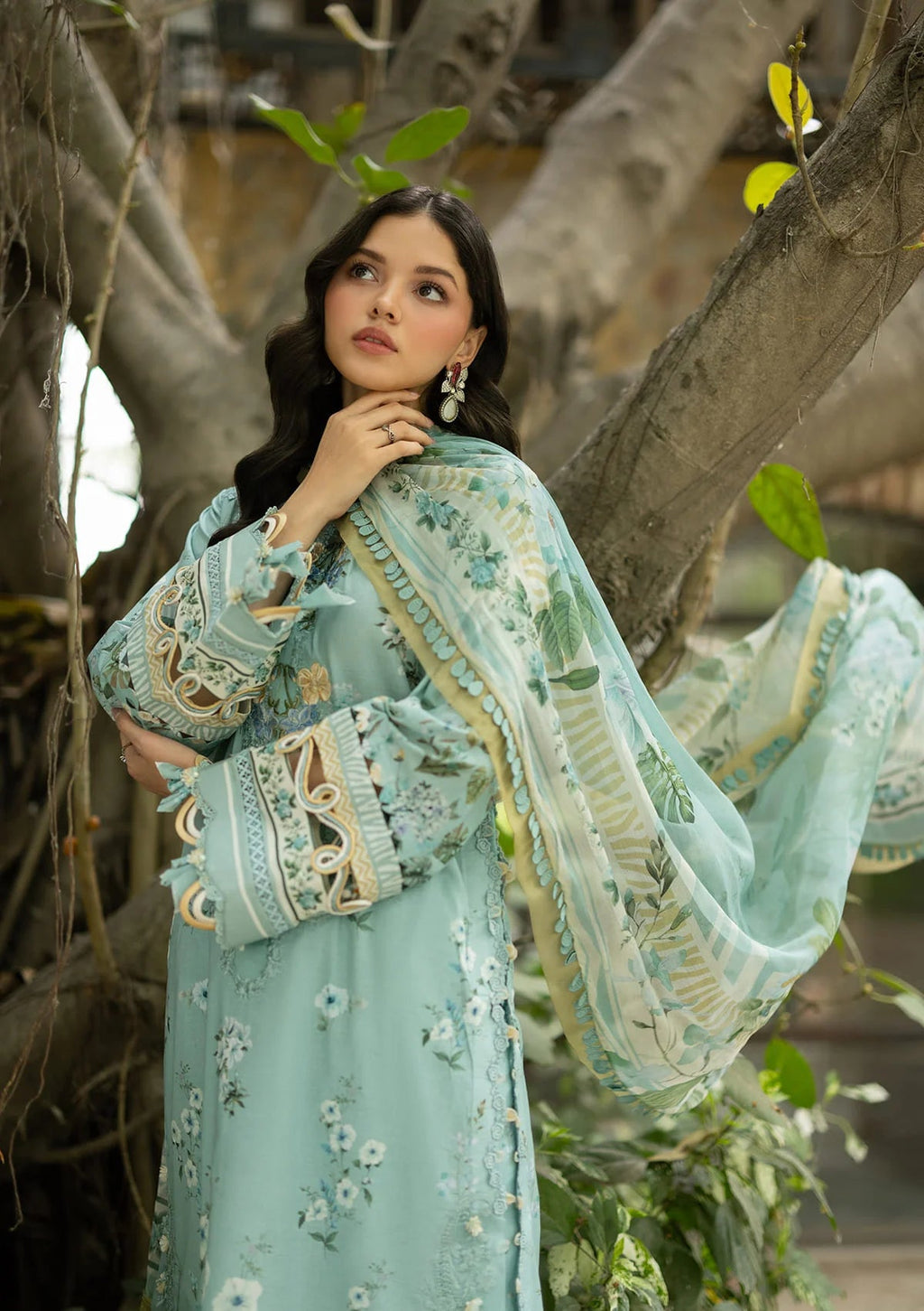 Lawn - Elaf Premium - Signature Embroidered 26 - Vol II - ESG-6B ZARIA