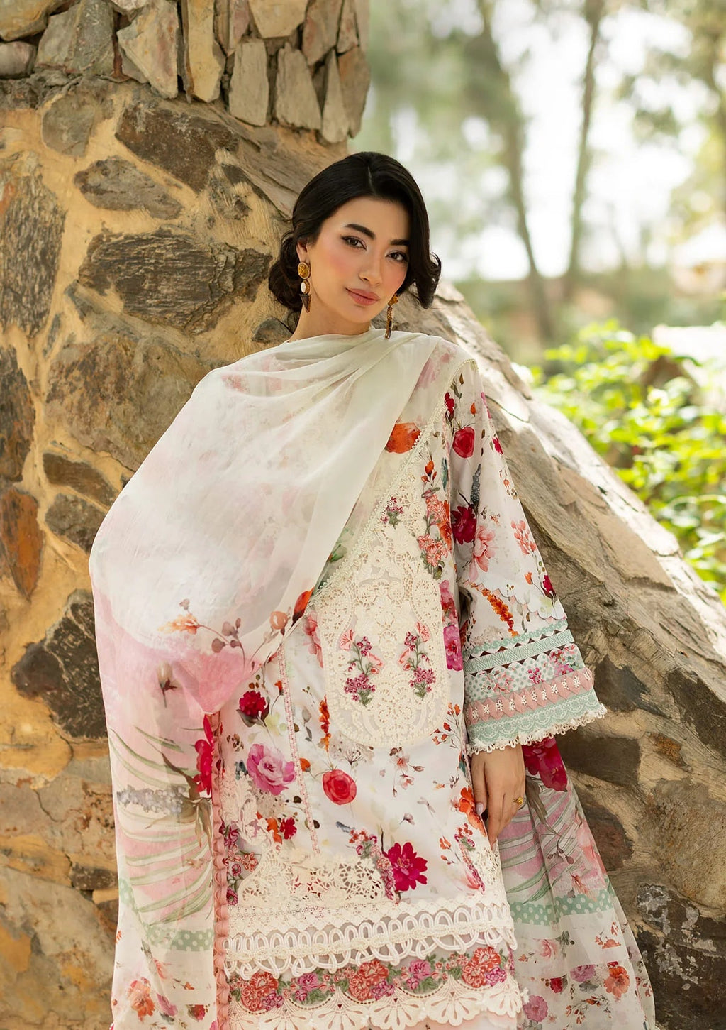 Lawn - Elaf Premium - Signature Embroidered 26 - Vol II - ESG-4A CLAIRE