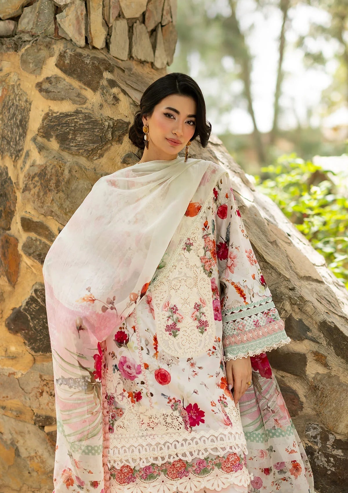Lawn - Elaf Premium - Signature Embroidered 26 - Vol II - ESG-4A CLAIRE