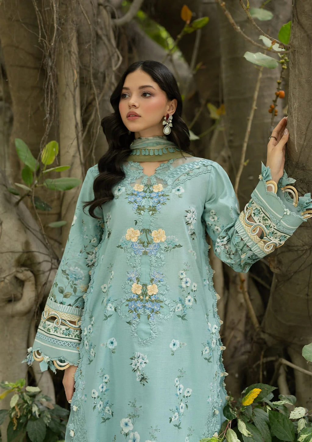Lawn - Elaf Premium - Signature Embroidered 26 - Vol II - ESG-6B ZARIA