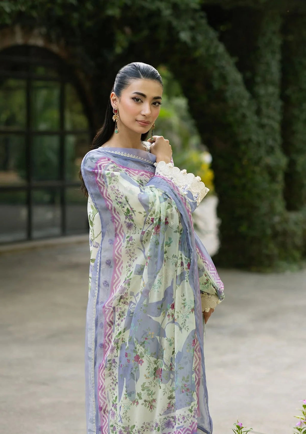 Lawn - Elaf Premium - Signature Embroidered 26 - Vol II - ESG-3B KATIE