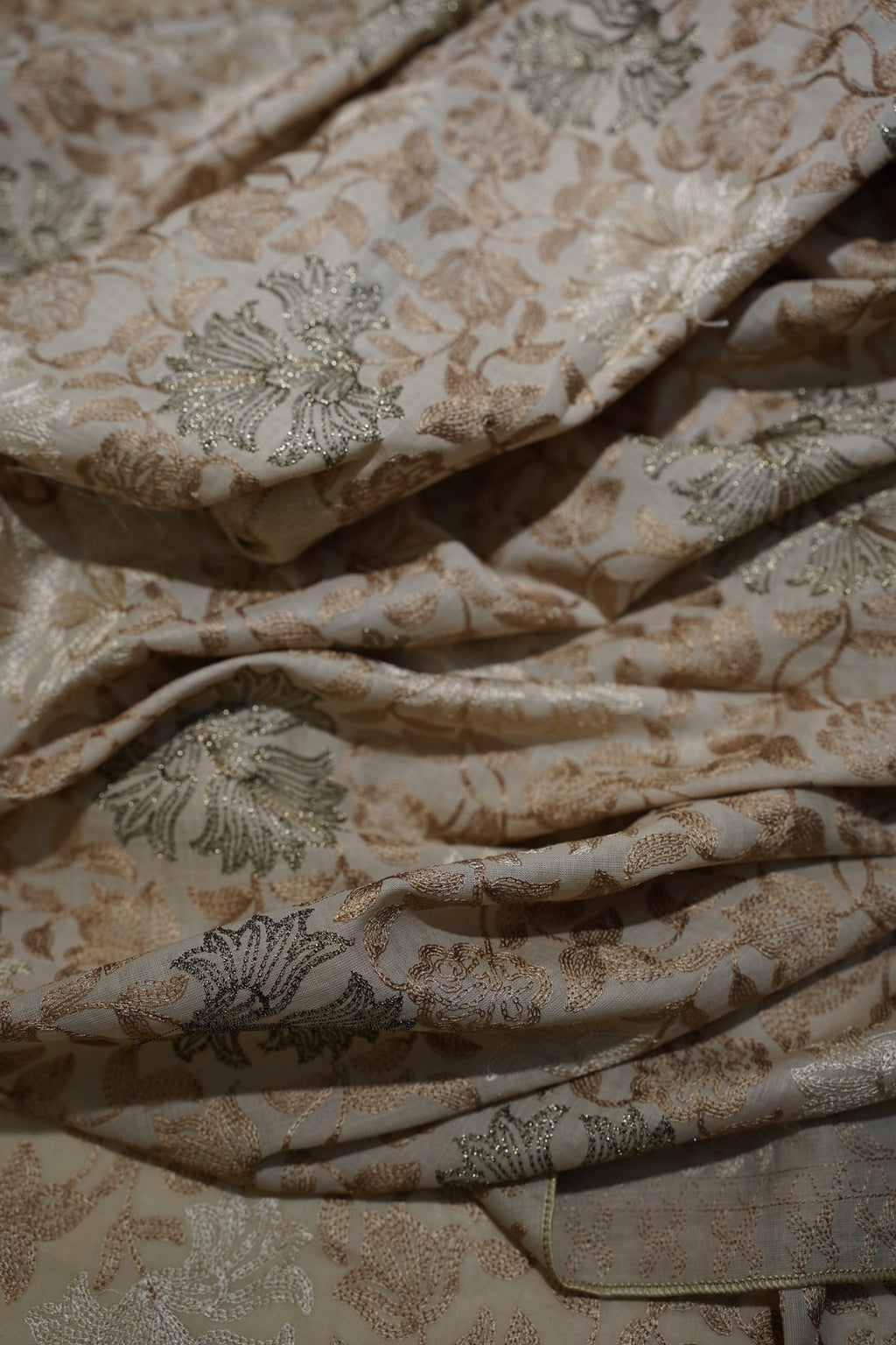 Thilla Thread Work Lawn Shawl