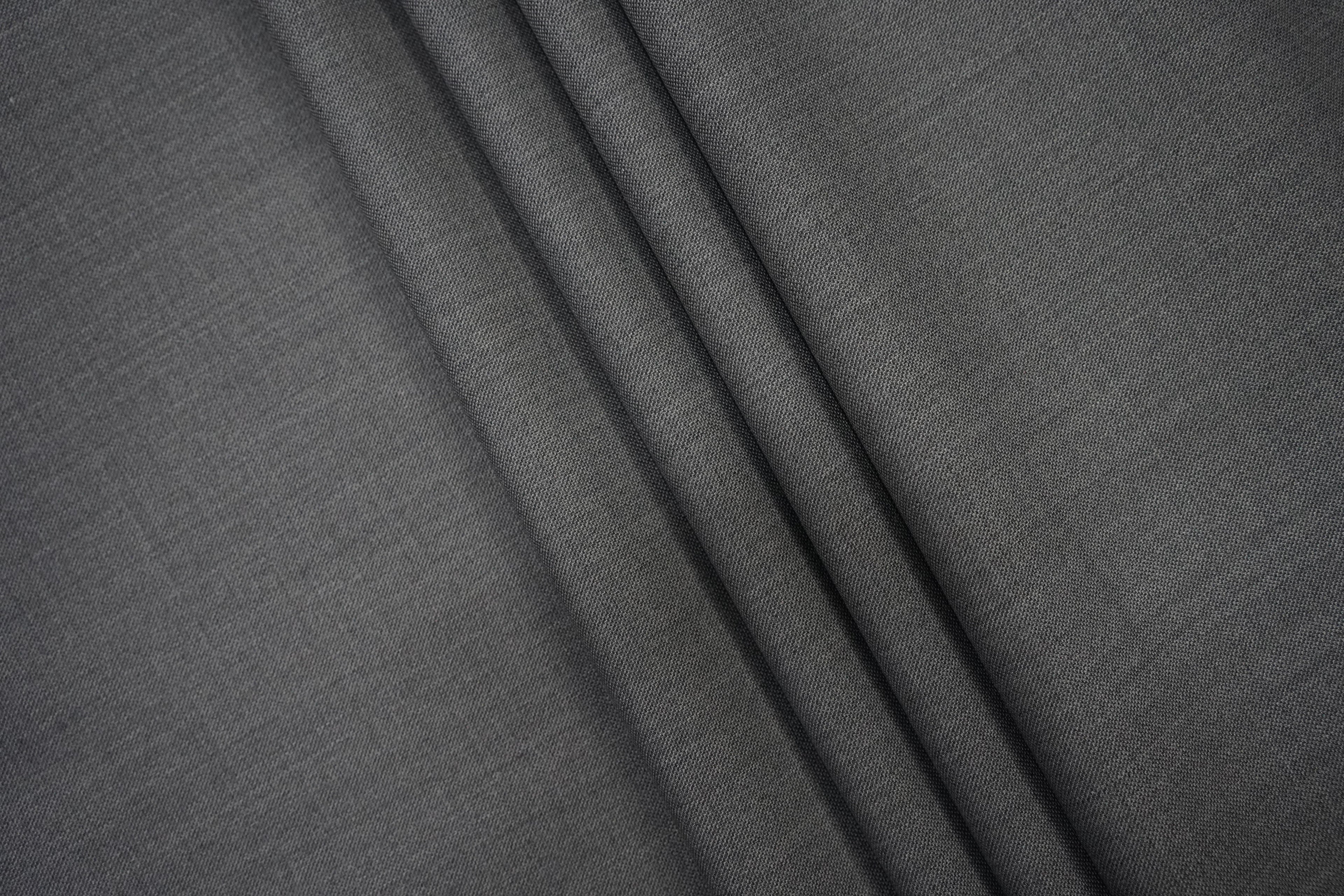 SIGNATURE MEN'S SUITING
