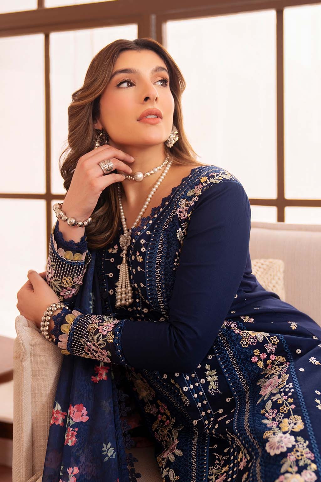 LAWN - NEESHAY - UNSTICHED - VESPER