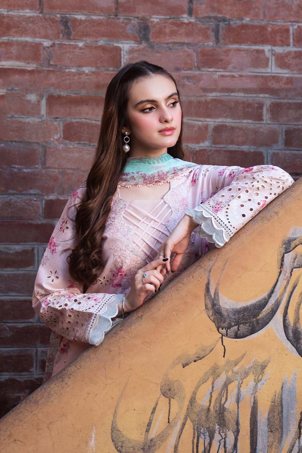 LAWN - NEESHAY - UNSTICHED - PECHE