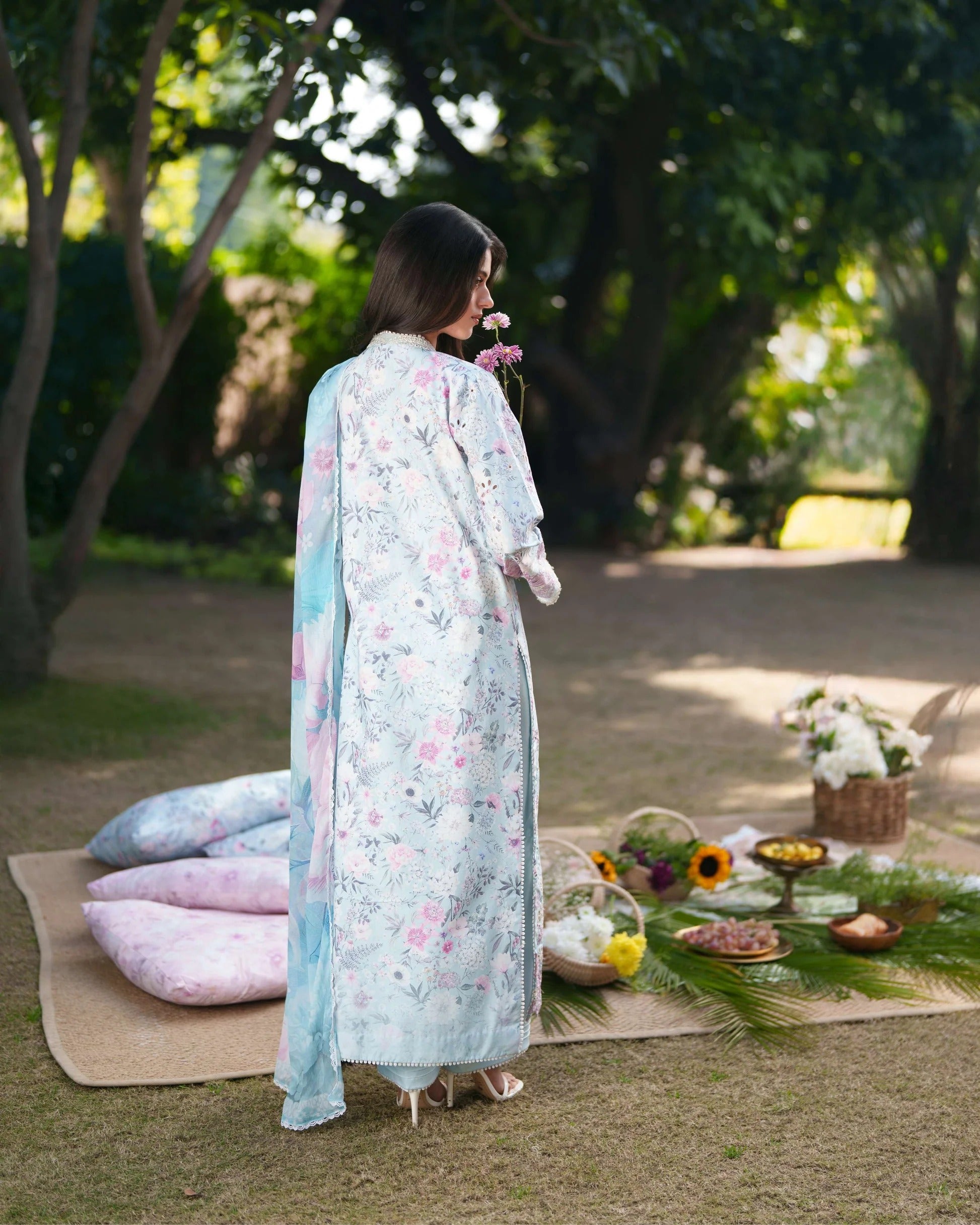 LAWN - NEESHAY - UNSTICHED - FLEURIE