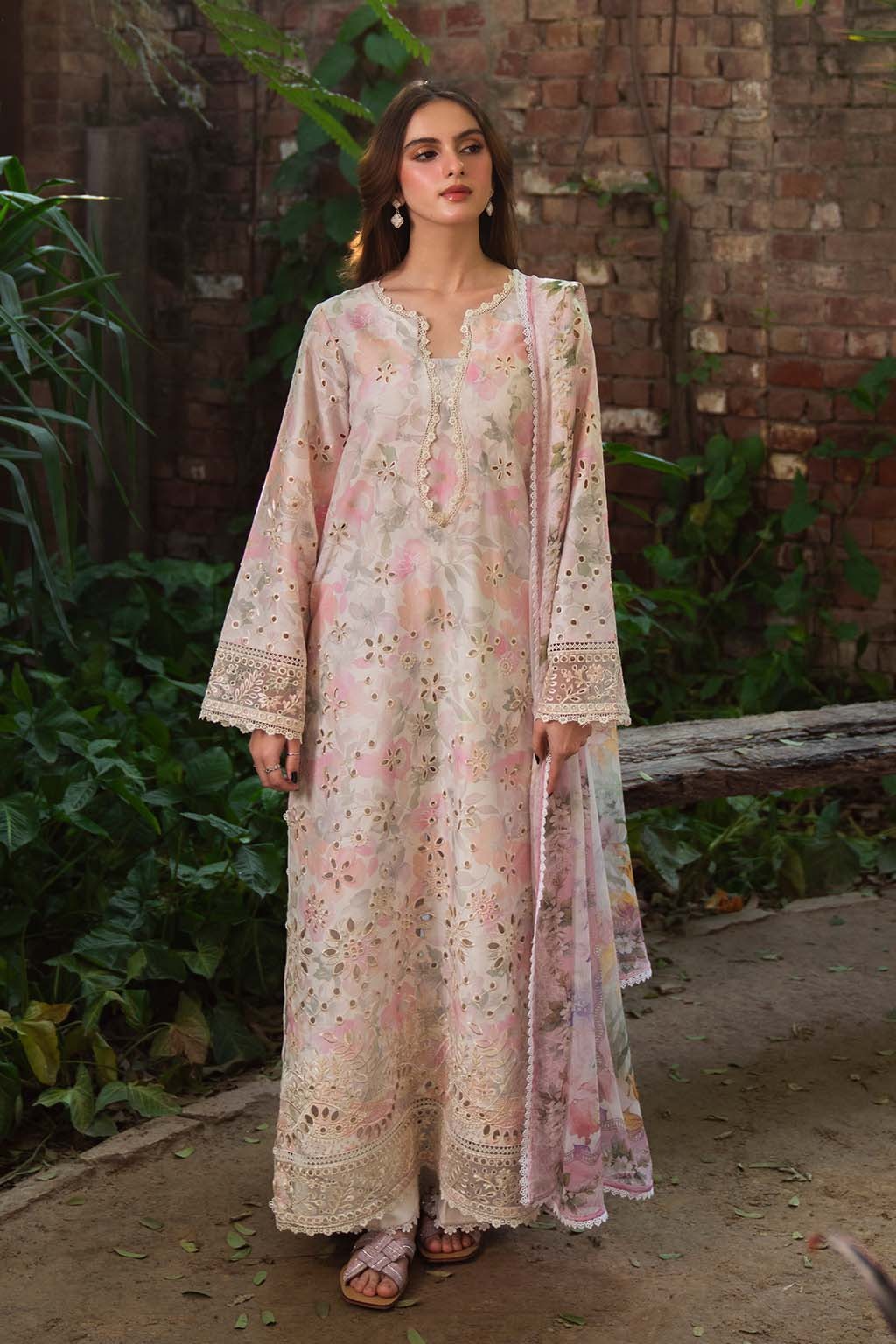 LAWN - NEESHAY - UNSTICHED - WHIMSY