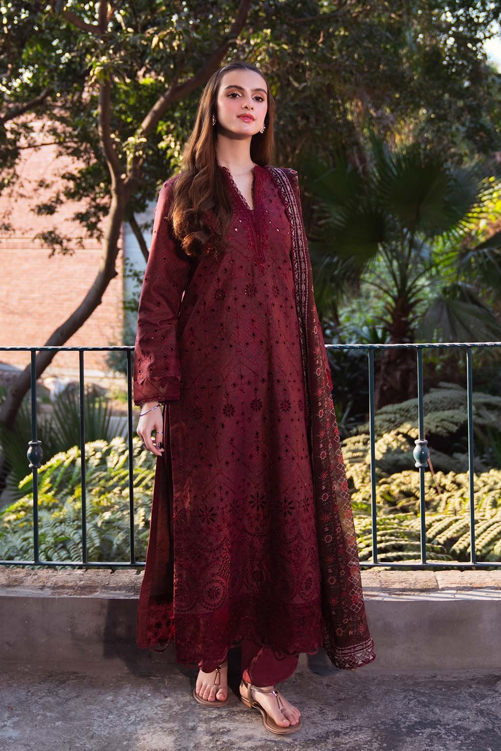 LAWN - NEESHAY - UNSTICHED - GARNET