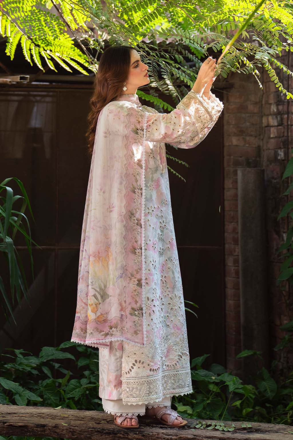 LAWN - NEESHAY - UNSTICHED - WHIMSY