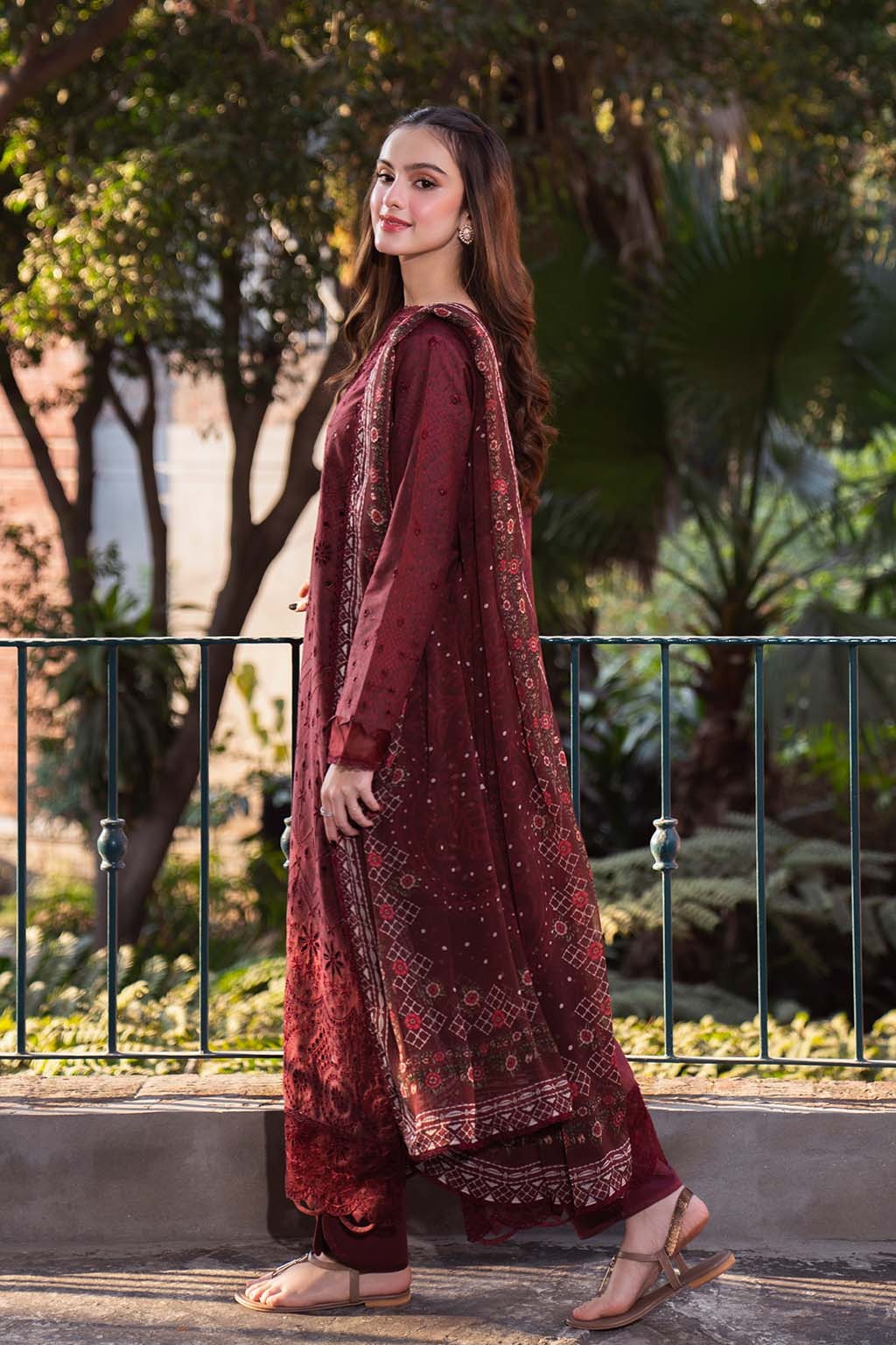 LAWN - NEESHAY - UNSTICHED - GARNET