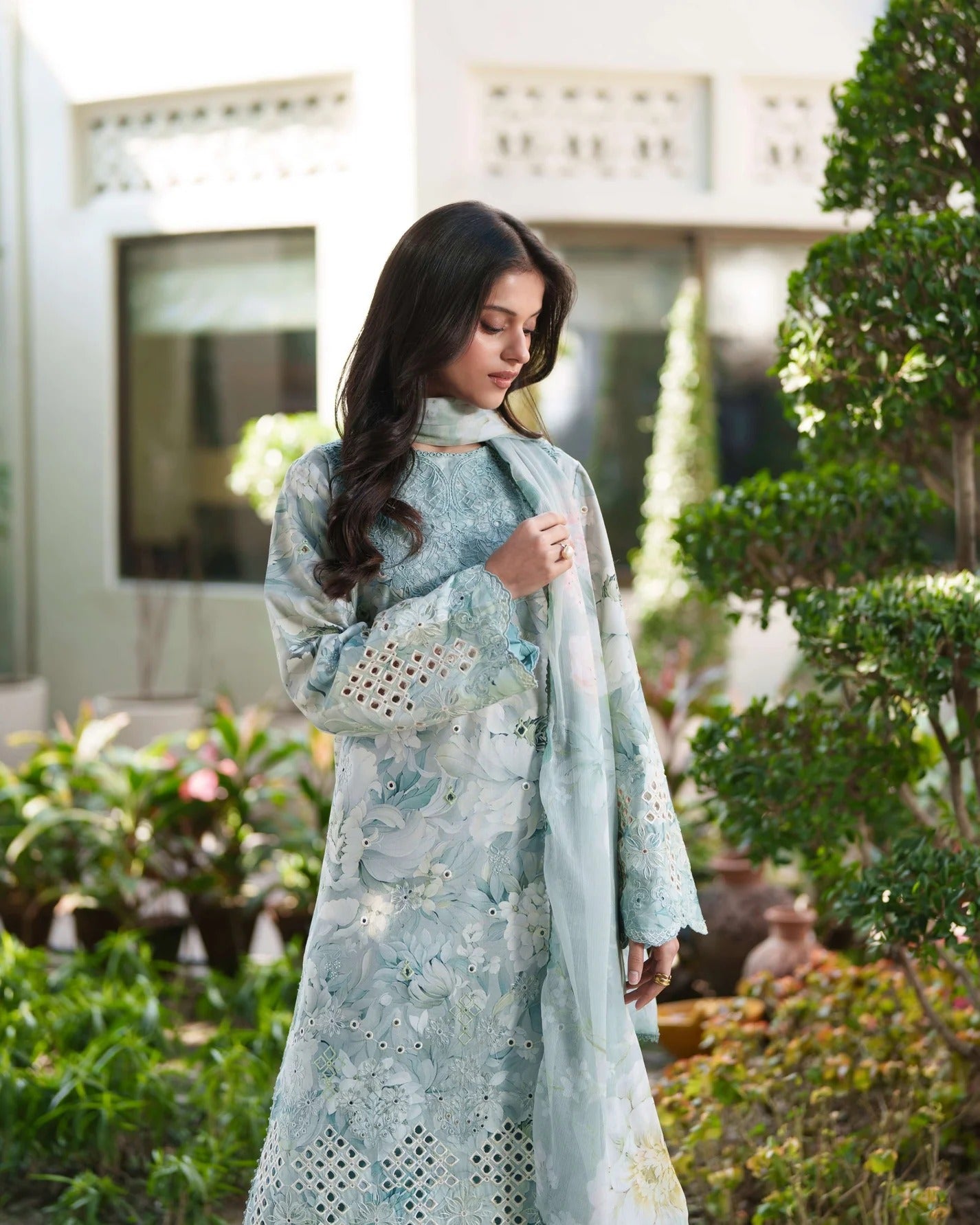 LAWN - NEESHAY - UNSTICHED - CALIXA