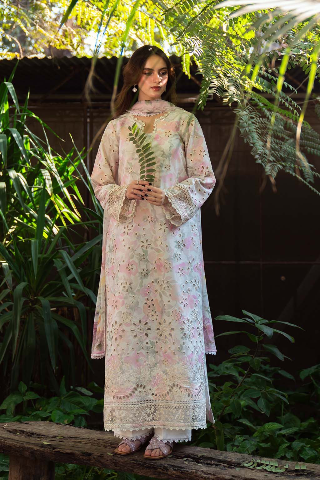 LAWN - NEESHAY - UNSTICHED - WHIMSY
