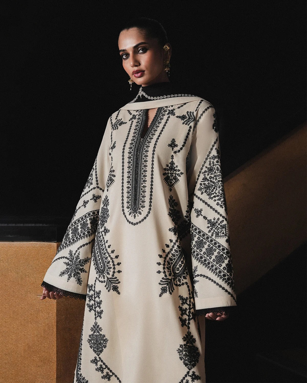KARANDI - JUGNU - EMBROIDERED - NIGAH
