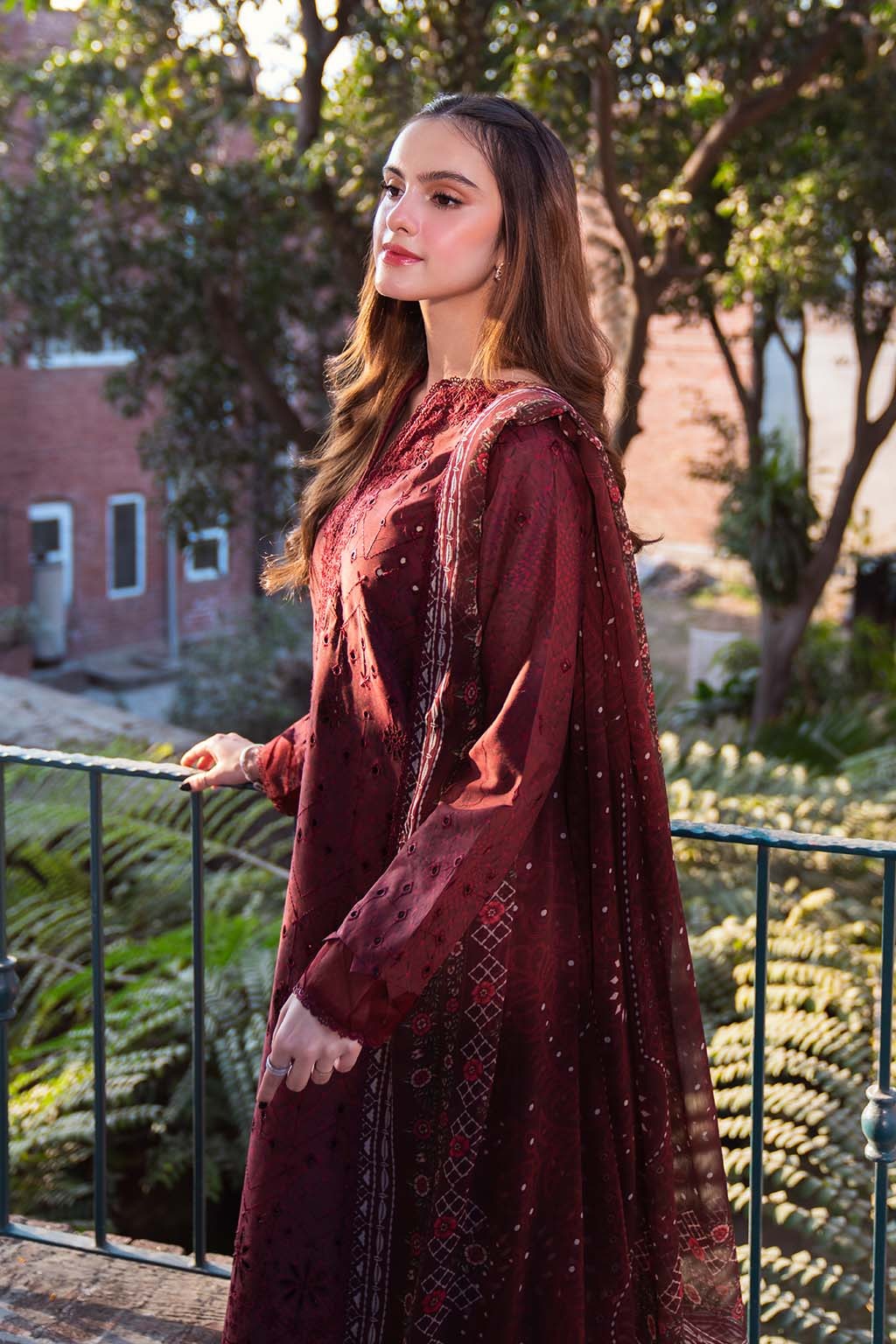 LAWN - NEESHAY - UNSTICHED - GARNET